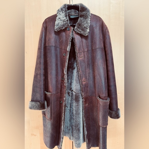 Prada shearling coat - Picture 2 of 11